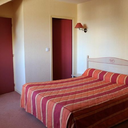 Logis Le Port Saint Aubin Hotel Morannes sur Sarthe-Daumeray Luaran gambar