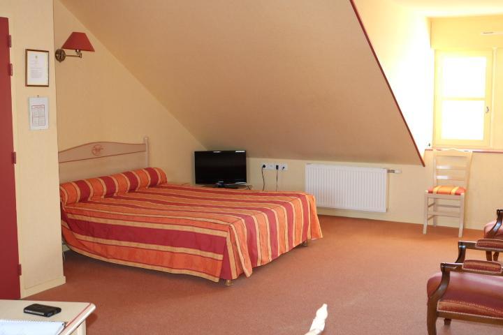 Logis Le Port Saint Aubin Hotel Morannes sur Sarthe-Daumeray Luaran gambar