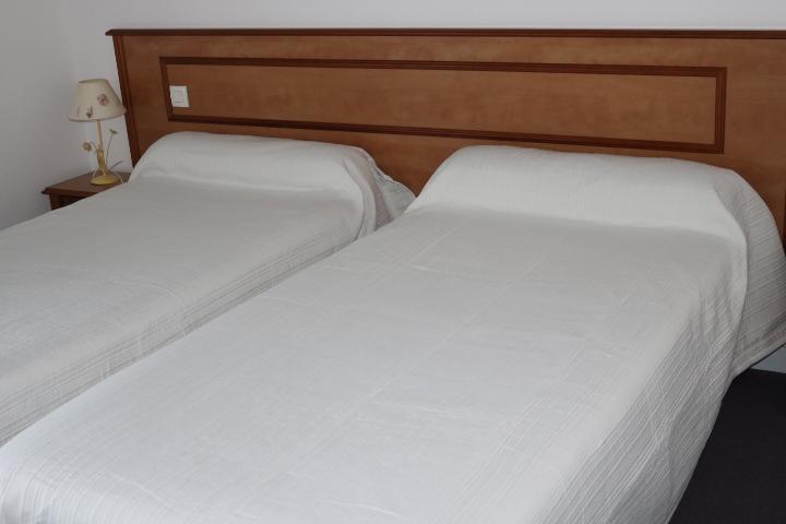 Logis Le Port Saint Aubin Hotel Morannes sur Sarthe-Daumeray Luaran gambar
