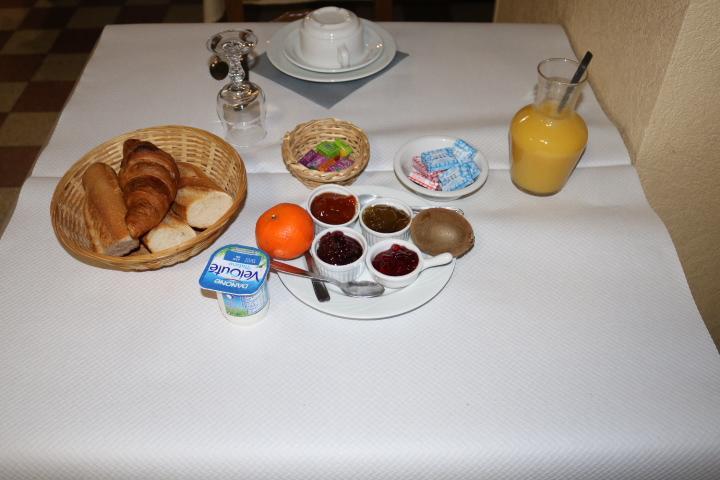 Logis Le Port Saint Aubin Hotel Morannes sur Sarthe-Daumeray Luaran gambar